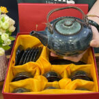 bo-am-chen-in-logo-mau-xanh-la-men-hoa-bien-hoa-tiet-hoa-no-trong-long-chen-quai-dong-3