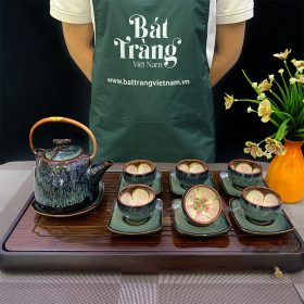 Bộ ấm chén men hỏa biến màu xanh rêu họa tiết hoa nở trong lòng chén BT-AT15