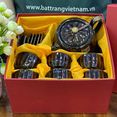 bo-am-chen-tra-mau-nau-hoa-tiet-hoa-no-trong-long-chen-bat-trang (2)