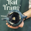 bo-am-tra-in-logo-bat-trang-mau-xanh-duong-men-hoa-bien-long-chen-xanh-8