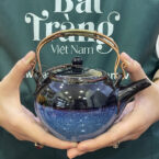 bo-am-tra-in-logo-mau-xanh-den-men-hoa-bien-quai-dong-5