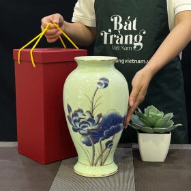 Bình hoa gốm sứ Bát Tràng dáng mai bình họa tiết hoa sen xanh vẽ vàng BT-LH04