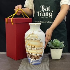 Bình hoa gốm sứ Bát Tràng họa tiết thuận buồm xuôi gió vẽ vàng BT-LH03