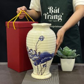 Bình hoa gốm sứ quà tặng họa tiết hoa sen xanh dáng mai bình miệng nhún bèo BT-LH02