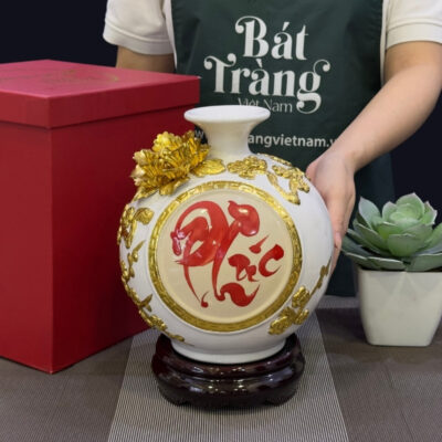 Bình hút lộc Bát Tràng màu trắng họa tiết chữ Phúc dát vàng BT-BHL46