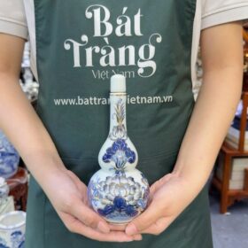 Nậm rượu men lam Bát Tràng họa tiết hoa sen vẽ vàng BT-ĐT05