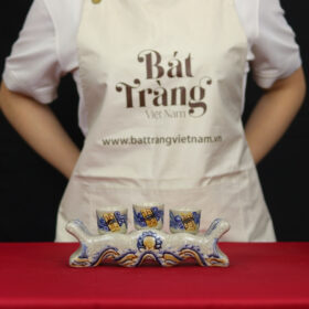 Kỷ ngai thờ 3 ly nước men rạn "họa tiết cuốn thư" BT - ĐT19