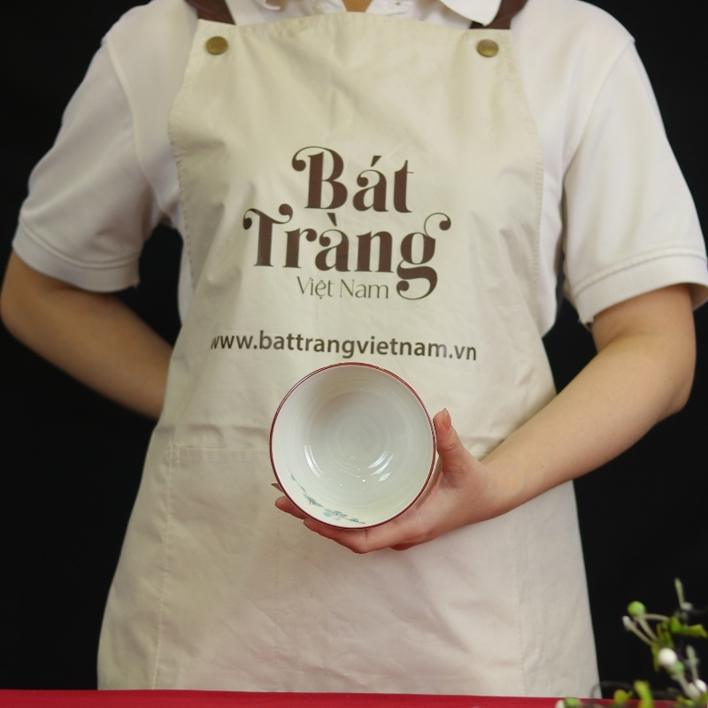 bat-com-men-su-trang-hoa-tiet-dao-xanh-02
