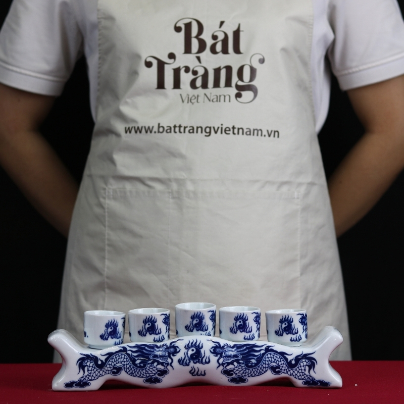 ky-ngai-5ly-nuoc-men-lam-hoa-tiet-rong-ve-tay-1