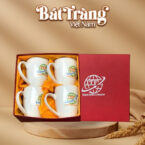 bo-4-coc-su-bat-trang-qua-tang-in-logo-mau-trang-dang-thop-quai-ban-tim-450ml
