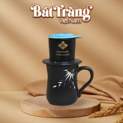 bo-phin-cafe-su-bat-trang-qua-tang-in-logo-dang-cao-mau-den-va-xanh-duong-dung-tich-210ml