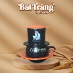 bo-phin-cafe-su-bat-trang-qua-tang-in-logo-dang-lun-mau-den-va-cam-dung-tich-140ml