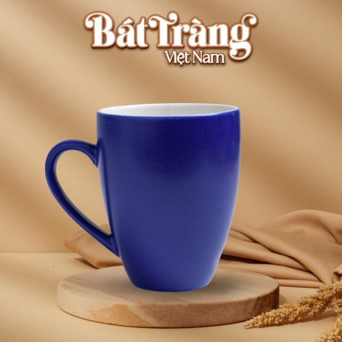 coc-su-bat-trang-co-mau-xanh-co-ban-mat-dang-thop-quai-ban-tim-450ml