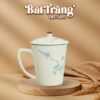 ly-su-bat-trang-qua-tang-in-logo-hoa-tiet-ve-tay-hoa-dao-xanh-co-nap-dung-tich-350ml