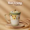 ly-su-bat-trang-qua-tang-in-logo-hoa-tiet-ve-tay-hoa-mai-co-nap-dung-tich-350ml