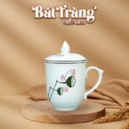 ly-su-bat-trang-qua-tang-in-logo-hoa-tiet-ve-tay-hoa-sen-hong-co-nap-ngon-lua-dung-tich-350ml