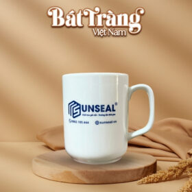 Ly sứ gốm sứ Bát Tràng dáng trụ quai vuông in logo 350ml BT-QT56