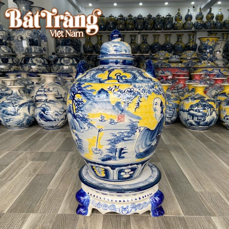 Cận cảnh họa tiết Lã Vọng câu cá vẽ tay tinh xảo trên bề mặt men màu
