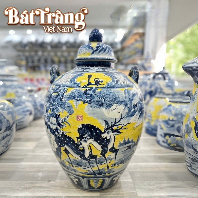 Họa tiết đôi hươu chấm sao biểu trưng lộc thịnh, bền vững