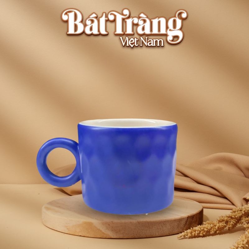 coc-su-bat-trang-co-mau-xanh-navy-dang-tru-lun-quai-tron-hoa-tiet-to-ong-250ml