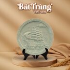 Đĩa biểu trưng gốm sứ Bát Tràng in logo phi 32cm thuận buồm xuôi gió BT-DBT04
