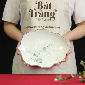 Đĩa lá bỏng sứ trắng Bát Tràng họa tiết đào xanh vẽ tay BĐ-23