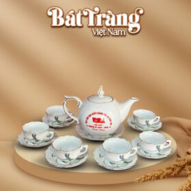 Quà tặng Đại biểu Đại hội bộ trà mẫu đơn in logo sứ trắng vẽ chuồn trúc BT-QT83