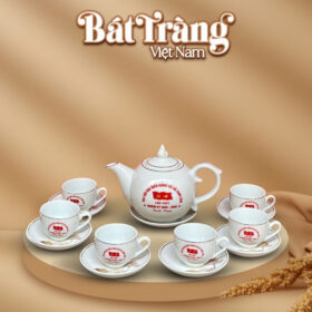 Ấm chén quà tặng đại hội in logo dáng bưởi lửa vẽ vàng hoa sen BT-QT101