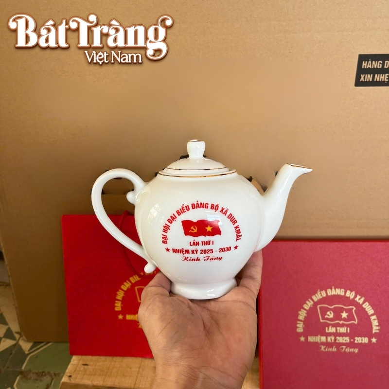 Sản phẩm có dung tích lớn 650ml và kiểu dáng mềm mại