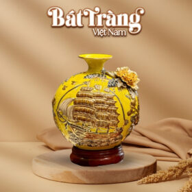 Bình tài lộc Bát Tràng họa tiết thuận buồm xuôi gió men vàng đắp nổi vẽ vàng BT-BHL64