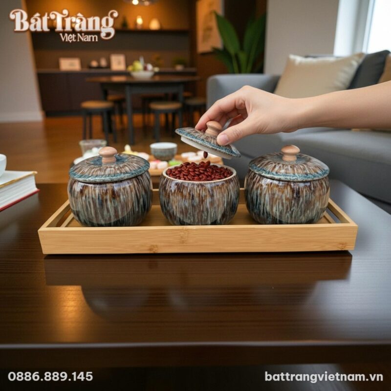 Bộ 3 hũ sứ men hỏa biến Bát Tràng trên khay gỗ ... Bộ 3 hũ sứ men hỏa biến Bát Tràng trên khay gỗ ...