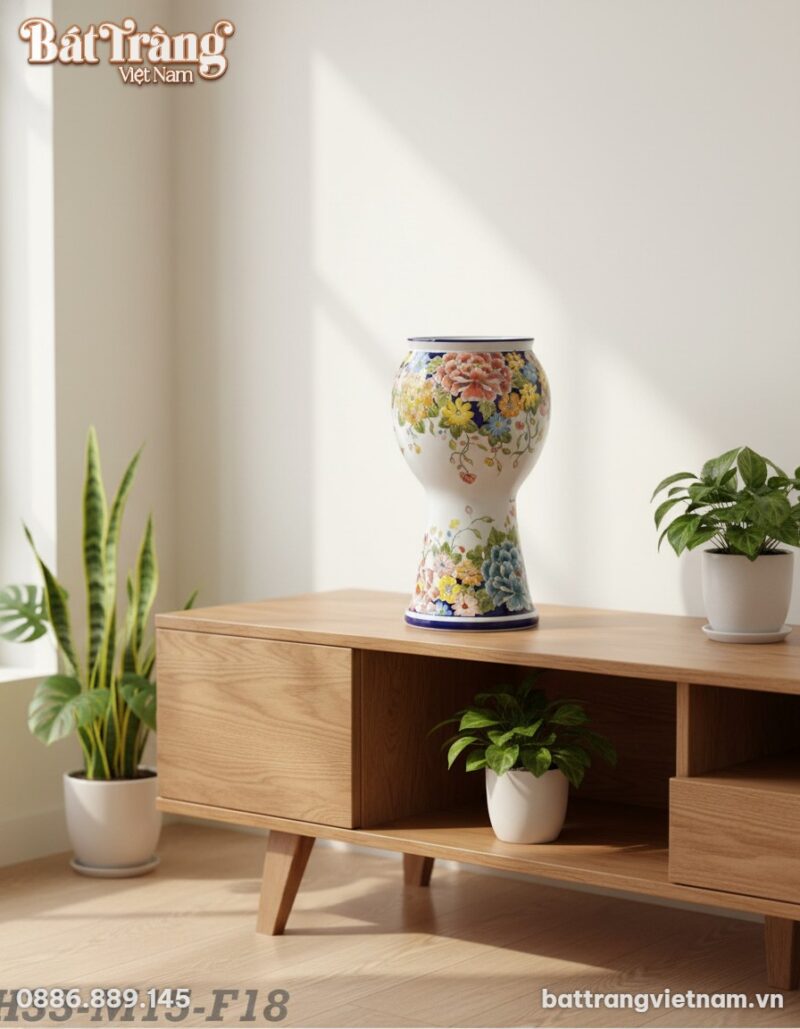 Một chiếc bình gốm sứ họa tiết hoa mẫu đơn 33cm... Một chiếc bình gốm sứ họa tiết hoa mẫu đơn 33cm...