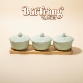 Bộ Khay Mứt Tết Gốm Sứ Men Ngọc Họa Tiết Hoa Nổi Kèm Khay Gỗ BT-KM20