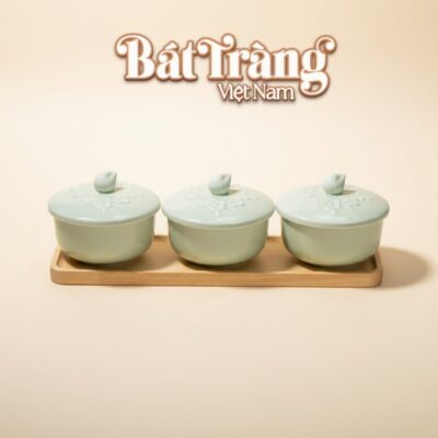 Bộ Khay Mứt Tết Gốm Sứ Men Ngọc Họa Tiết Hoa Nổi Kèm Khay Gỗ