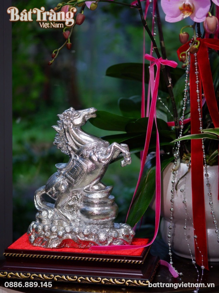 tuong-ngua-bac-gom-su-bat-trang