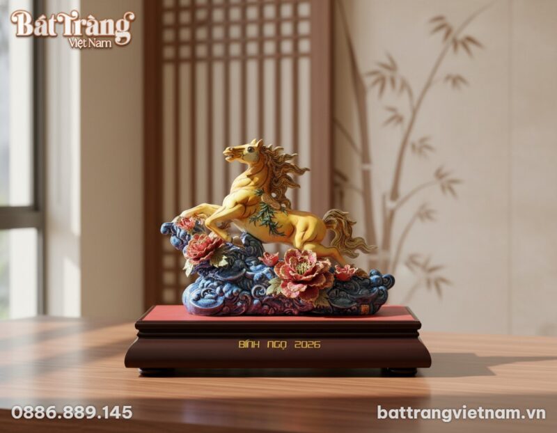 Chụp ngang tầm mắt tượng Ngựa Phi Gốm Sứ Bính N... Chụp ngang tầm mắt tượng Ngựa Phi Gốm Sứ Bính N...