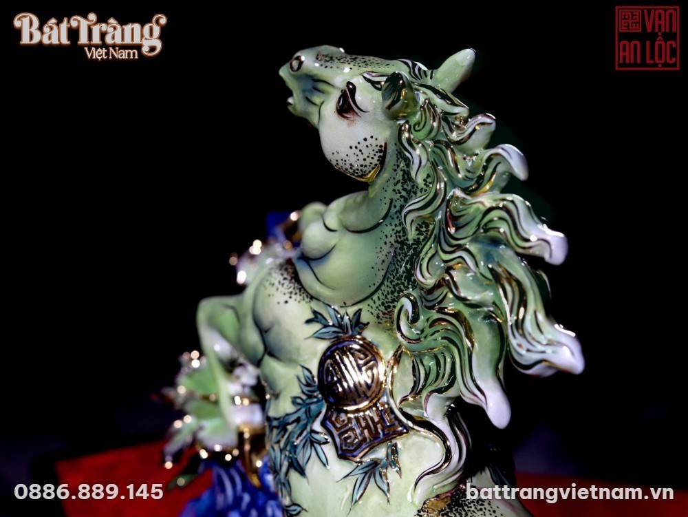 ngua-gom-su-bat-trang-xanh-ngoc-luc-bao