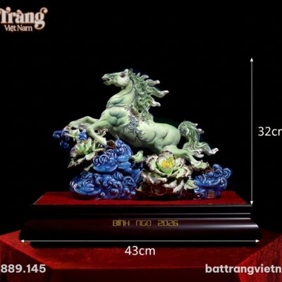 Kích thước Tượng Ngựa Phong Thủy Mã Đáo Thành Công Bính Ngọ 2026 men xanh lục bảo