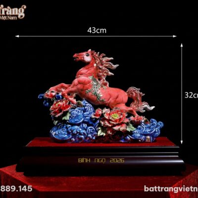 Kích thước Tượng Ngựa Phong Thủy Đỏ Phi Trên Sóng Nước Và Hoa Mẫu Đơn - Bính Ngọ 2026