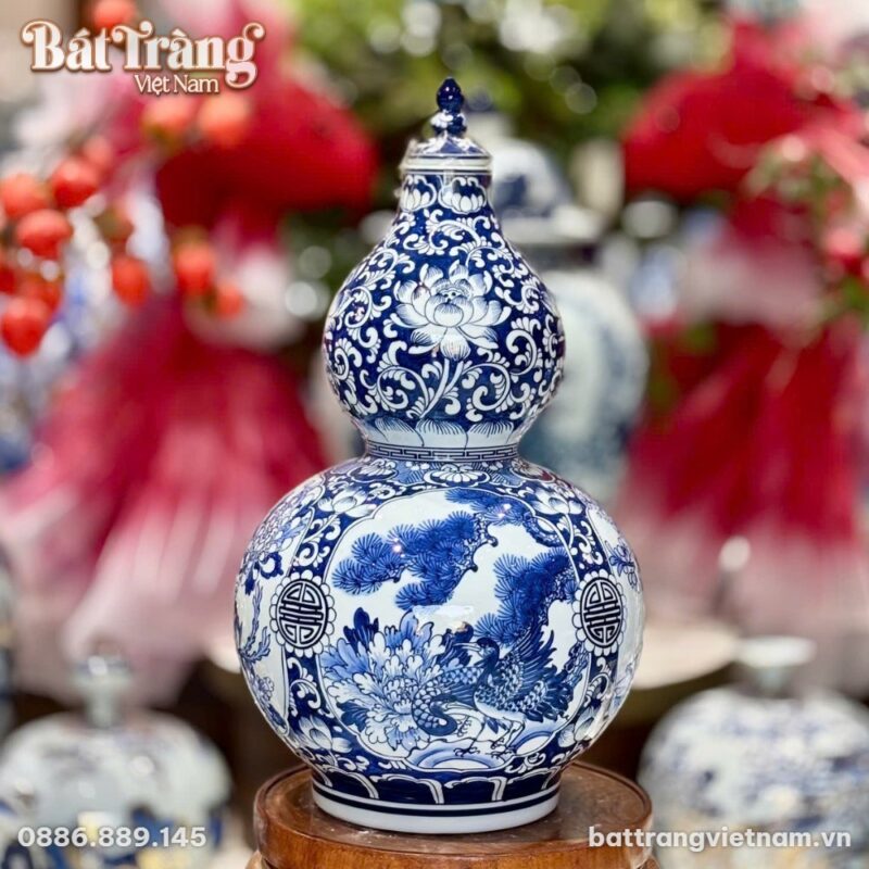 Bình hồ lô phong thủy họa tiết Cây Tùng