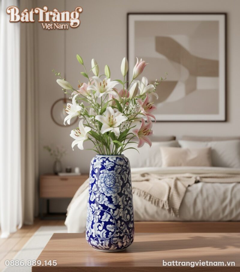 Phòng ngủ thanh lịch, tông màu trung tính. Bình... Phòng ngủ thanh lịch, tông màu trung tính. Bình...