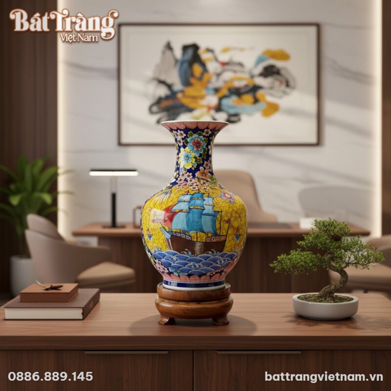 cận cảnh bình gốm Bát Tràng cao 65cm đặt trên t... cận cảnh bình gốm Bát Tràng cao 65cm đặt trên t...