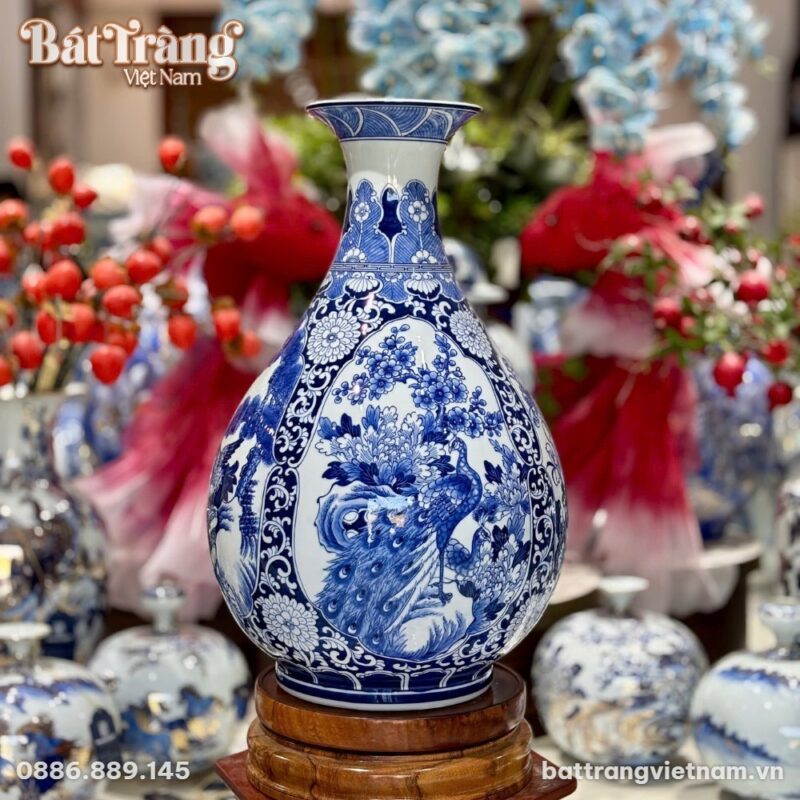 Lọ tỳ bà men lam vẽ cành mai, chim công