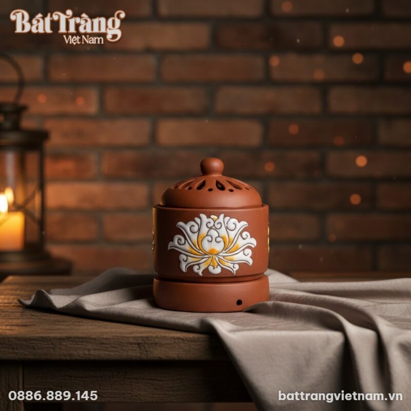 Cận cảnh lư điện xông tinh dầu hoa sen nổi Bát ...