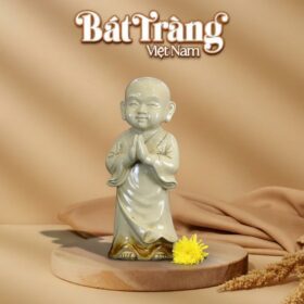 Tượng Chú Tiểu Chắp Tay An Nhiên Men Rạn Bát Tràng BT-TCT01