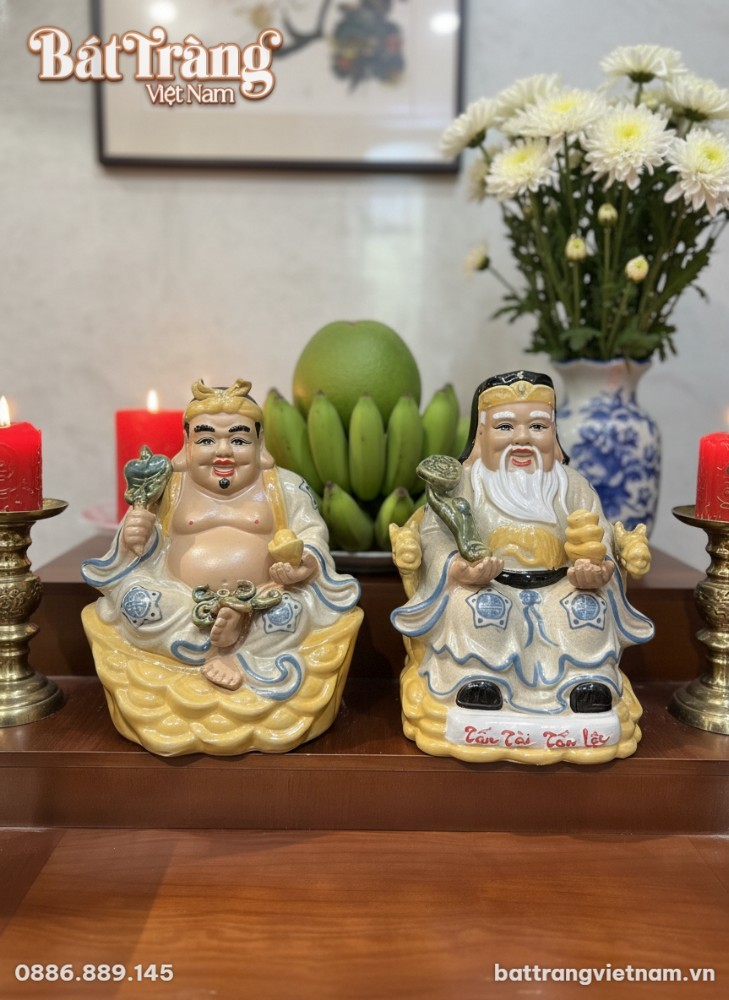 Cận cảnh cặp tượng Thần Tài Thổ Địa Tấn Tài Tấn...