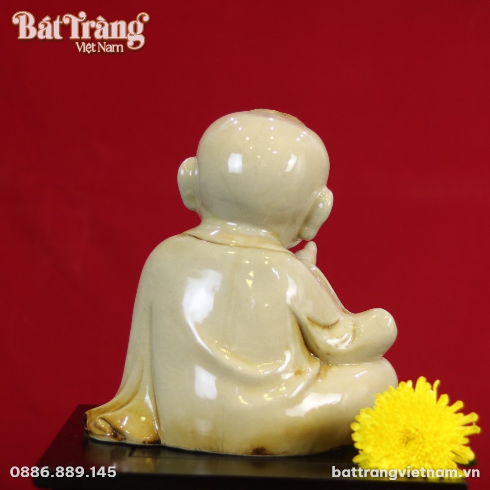 Mặt sau của tượng