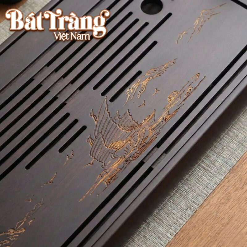 khay-tre-dung-tra-khac-hoa-tiet-thuan-buom-xuoi-gio-48x28x6cm-bt-kdt03