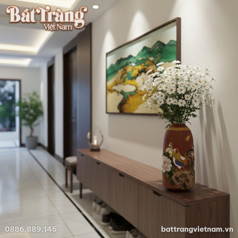 Một lọ hoa gốm đất nung đặt trang trọng trên tủ... Một lọ hoa gốm đất nung đặt trang trọng trên tủ...