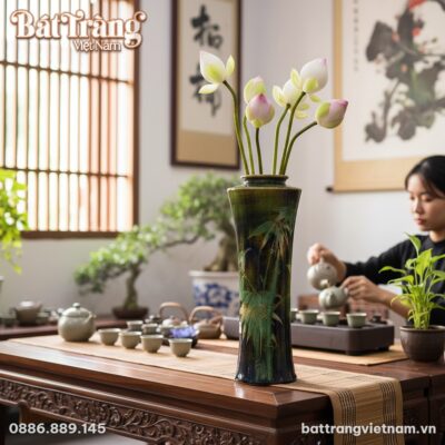 Góc chụp cận cảnh lọ hoa ở không gian thưởng tr...